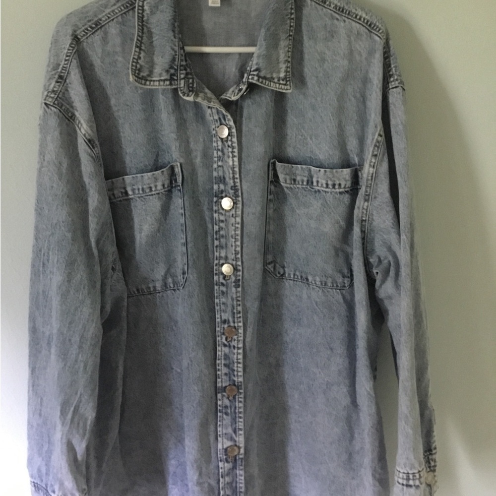 Time and Tru Light Blue Denim Button-Up Jacket